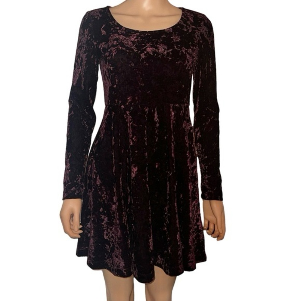 Forever 21 Aubergine / Deep Plum Crushed Velvet Long Sleeve Dress, S